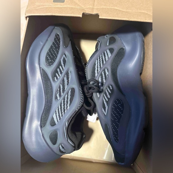 Yezzy 700 v3 black - Picture 3 of 3